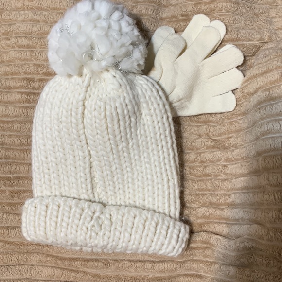 2/$20 bebe Girls Off White Hat Glove Set - Picture 5 of 6